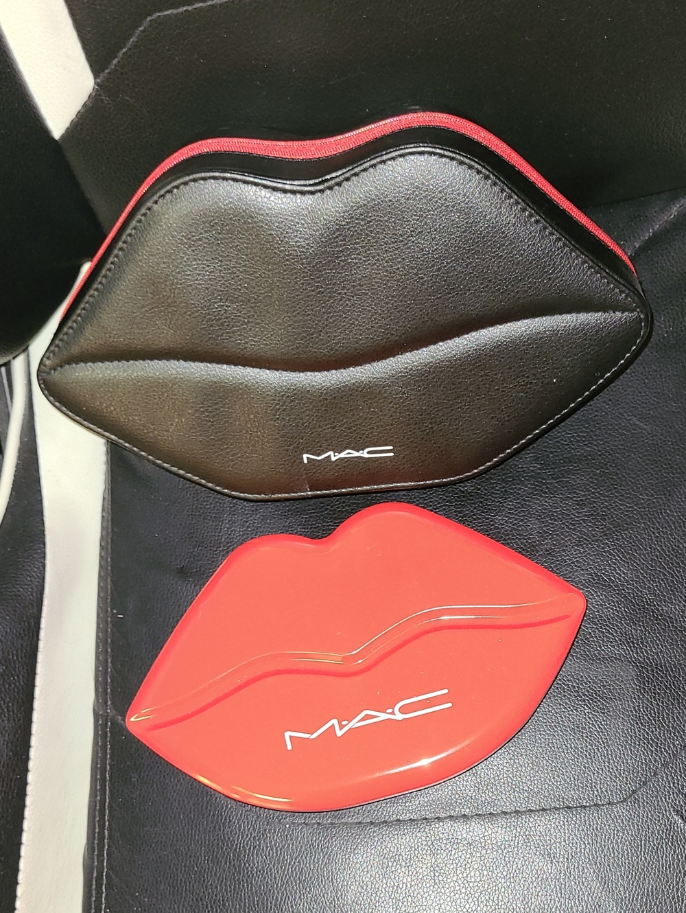 MAC Cosmetics Black Lip-Shaped Pouch with Red Lip Tin